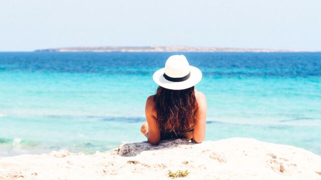 Θα πάτε διακοπές το καλοκαίρι; Πάρτε μέρος στη νέα online δημοσκόπηση του parapolitika.gr