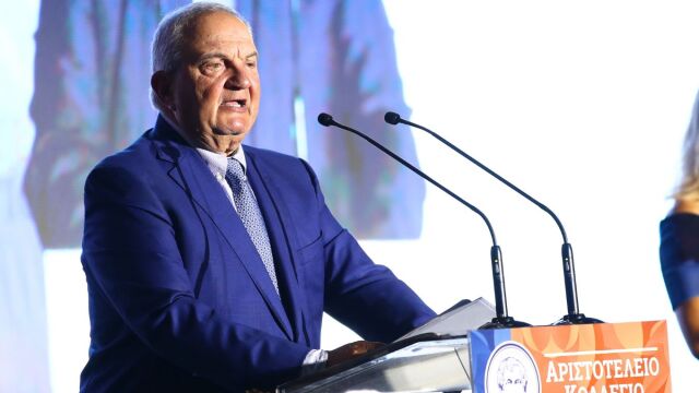 Καραμανλής από Θεσσαλονίκη: Είμαστε Μακεδόνες, γνήσιοι Μακεδόνες - Μην χάσουμε την ταυτότητά μας σε συνθήκες ελευθερίας (Εικόνες & Βίντεο)