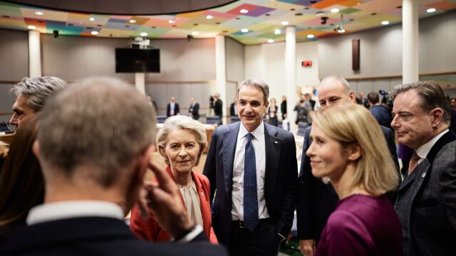Στις Βρυξέλλες ο Μητσοτάκης: Η μάχη στη Σύνοδο Κορυφής για τα αγροτικά κονδύλια, τον κοινό ευρωπαϊκό δανεισμό και την άμυνα 360 μοιρών