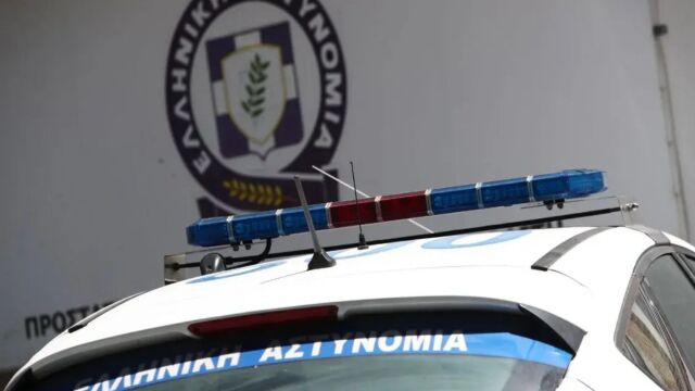 Σοβαρό τροχαίο στο Ίλιον: Δύο νεαροί με βαριά τραύματα μετά από ελιγμό ΙΧ