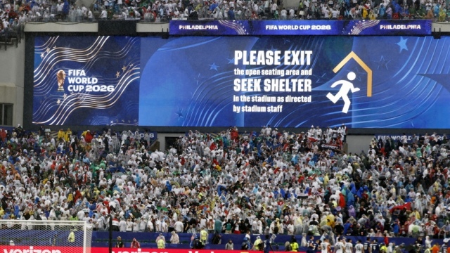 Μουντιάλ 2026: Αναβολή στην έναρξη του β΄ ημιχρόνου στο Γαλλία - Ιράκ - Σε κατάσταση ακραίων καιρικών φαινομένων το γήπεδο λόγω καταιγίδας (βίντεο)