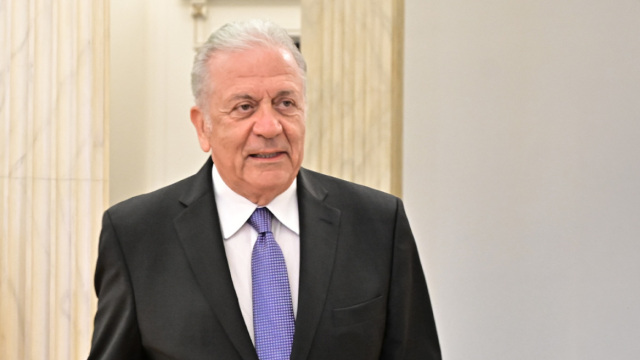 Δημήτρης Αβραμόπουλος: Δεν θα εκτελεστεί το ένταλμα σύλληψης και θα δικαστεί από τις ελληνικές και όχι τις βελγικές αρχές - Τι ανέφερε η Ιωάννα Μάνδρου στα Παραπολιτικά 90,1