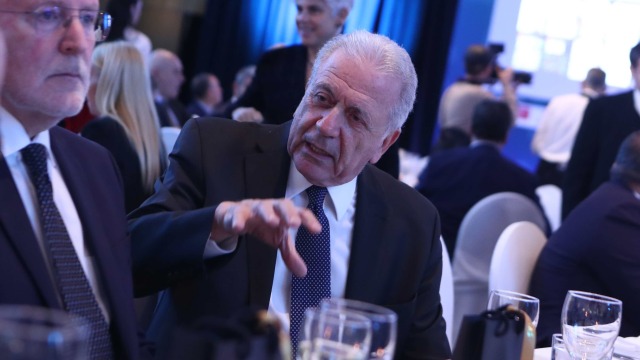 Δημήτρης Αβραμόπουλος: Τι απαντούν πηγές από το περιβάλλον του πρώην επιτρόπου για τη σχέση του με τη ΜΚΟ Fight Impunity - Ολόκληρο το non paper
