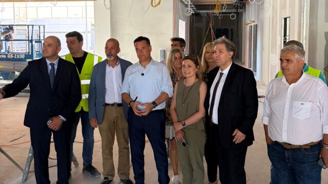 Στην Πάτρα ο Γεωργιάδης: Επιθεώρησε τα έργα σε τρία νοσοκομεία και στο κέντρο Υγείας βορείου τομέα (Βίντεο)