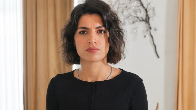Η Γη της Ελιάς: Η Χριστιάνα δέχεται θανάσιμη επίθεση στη φυλακή και το φινάλε σκοτεινιάζει (Βίντεο)