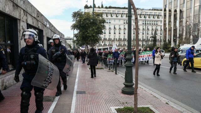 Απεργιακές κινητοποιήσεις σε ολόκληρη τη χώρα - Πώς θα κινηθούν τα ΜΜΜ