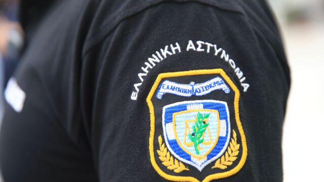Αστυνομικός συνελήφθη μετά από καταγγελία για ξυλοδαρμό κρατουμένου σε ΑΤ της Αττικής - Διατάχθηκε ΕΔΕ