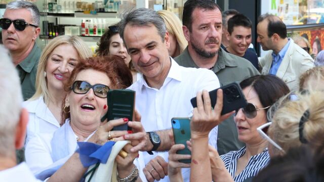 Γιατί ανεβαίνει η Νέα Δημοκρατία στις δημοσκοπήσεις: Ο ρόλος του Αλέξη Τσίπρα, οι διαρροές από το ΠΑΣΟΚ και η επιστροφή των αναποφάσιστων
