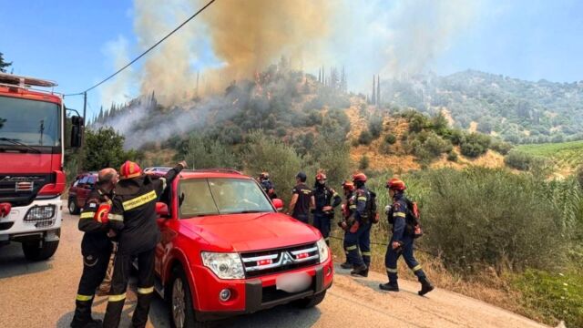 Ενστάσεις για την προκήρυξη πρόσληψης 600 πυροσβεστών: Το όριο ηλικίας που αφήνει εκτός 1.900 εποχικούς - Πρόκειται για ηλικιακό ρατσισμό