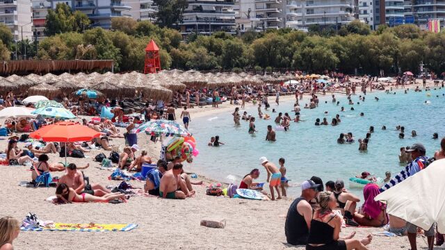 Ο θερμικός θόλος φτάνει στα Βαλκάνια: Πώς θα επηρεάσει την Ελλάδα - Οι περιοχές που θα ψηθούν με 39άρια (Βίντεο)