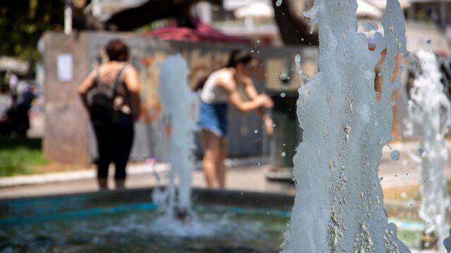 Καιρός: Φρένο στη ζέστη το Σαββατοκύριακο, πότε αναμένεται ο πρώτος καύσωνας του καλοκαιριού - Η πρόγνωση Καντερέ στο parapolitika.gr