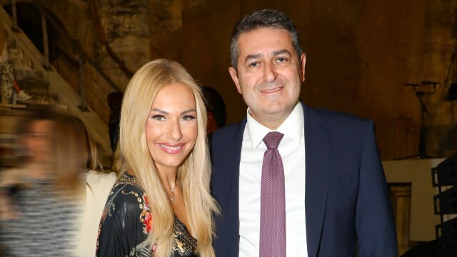 Γιώργος Μυλωνάκης: Η πρώτη βραδινή έξοδος μετά την περιπέτεια υγείας - Στο πλευρό του η Τίνα Μεσσαροπούλου (Εικόνες)