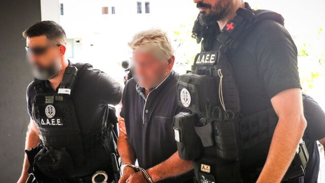 Φωτιά στο Ωραιόκαστρο: Ο αδελφός του 76χρονου κάλεσε την Πυροσβεστική - Όταν γύρισα, είδα ότι το όχημα είχε πάρει φωτιά (Βίντεο)