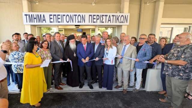 Ο Γεωργιάδης εγκαινίασε τα ΤΕΠ στο Νοσοκομείο Κορίνθου: Τα 3 τριαντάφυλλα και το συγκινητικό γράμμα 10χρονης προς τον υπουργό Υγείας - Είστε το πρότυπό μου (Βίντεο)