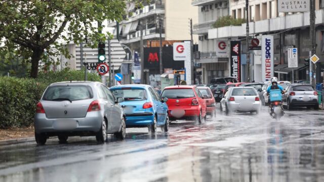 Βροχές και καταιγίδες σήμερα: Πότε θα χτυπήσουν την Αθήνα