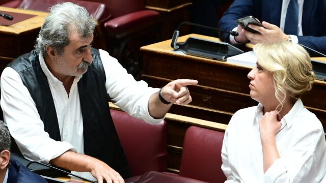 Χαμός στον ΣΥΡΙΖΑ: Ο Πολάκης απαιτεί οικειοθελή απόσυρση της Ρένας Δούρου από την κούρσα για την προεδρία της ΚΟ - Τι υποστηρίζουν κύκλοι του περιβάλλοντός του