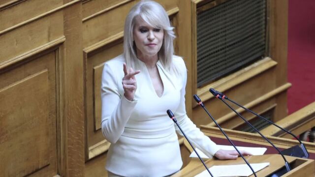 ΠΑΣΟΚ: Μια ανάσα πριν την επιστροφή της Τζάκρη - Πού θα είναι υποψήφια