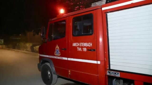Τραγωδία στη Θεσσαλονίκη: Εντοπίστηκε απανθρακωμένη σορός δίπλα σε αυτοκίνητο που πήρε φωτιά στο Ωραιόκαστρο
