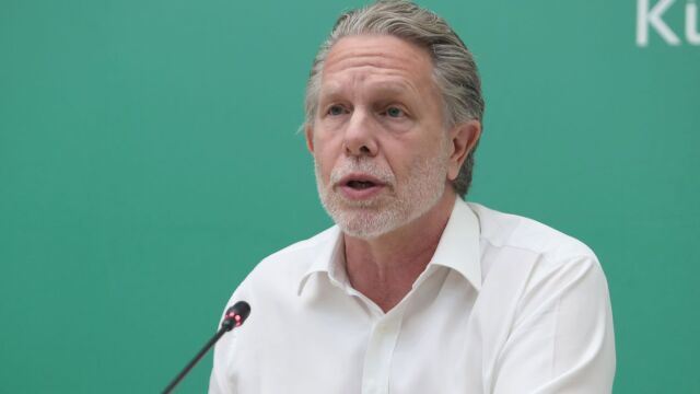 Οι κόντρες στις τοπικές οργανώσεις και η πικρή αλήθεια Γερουλάνου για τους λόγους που το ΠΑΣΟΚ δεν μπορεί να ξεκολλήσει τη βελόνα
