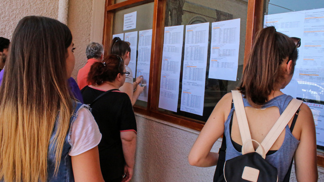 Πανελλήνιες 2026: Oι σχολές με τα περισσότερα μόρια μετά την ανακοίνωση των βάσεων - Στις πρώτες θέσεις Αρχιτεκτονική και Ψυχολογία, πού βρίσκονται Ιατρική και Νομική