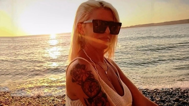 Σύρος: Διακοπές με τα δύο παιδιά της έκανε η 41χρονη διασώστρια του ΕΚΑΒ - Σήμερα έχει γενέθλια η 10χρονη κόρη της (Βίντεο)