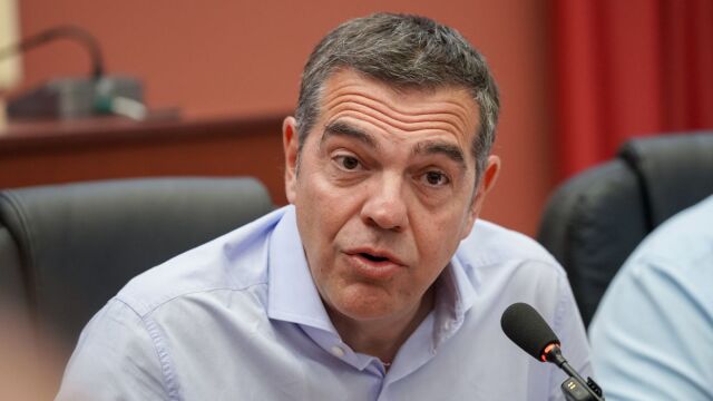 Η καινούρια ταβέρνα του Τσίπρα με τα ίδια πρόσωπα: Ο λόγος που δεν μπορεί να αποχωριστεί τους πρώην συντρόφους του