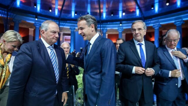 Κυριάκος Μητσοτάκης: Τα αυστηρά μηνύματα σε Σαμαρά, Καραμανλή και το τελεία και παύλα στις παρεμβάσεις των πρώην πρωθυπουργών