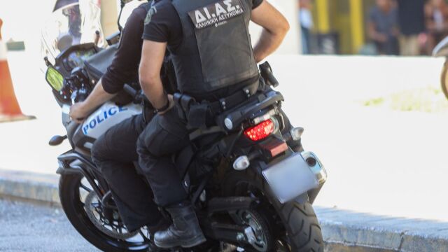 Συνελήφθη αλλοδαπός με χειροβομβίδες στο κέντρο της Αθήνας: Είχε βάλει στο στόχαστρο το σπίτι του πρώην εισαγγελέα του Αρείου Πάγου, Ισίδωρου Ντογιάκου
