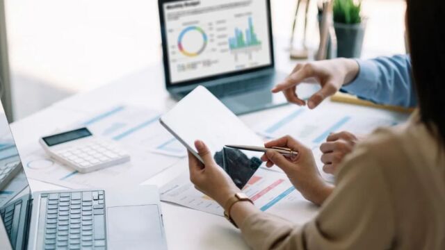 Τα 46 επαγγέλματα µε µισθούς πάνω από 3.000 ευρώ τον µήνα: Ποιες οι ειδικότητες με τις χρυσές αμοιβές (Πίνακας)