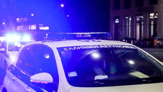 Επεισοδιακή καταδίωξη τράπερ στη Νέα Σμύρνη: Εγκατέλειψε το όχημά του και επιχείρησε να διαφύγει πεζός, είχε κατσαβίδι μαζί του - Γιος γνωστού ηθοποιού