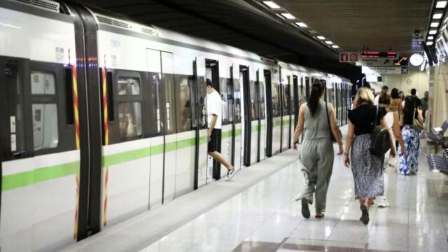 Μετρό: Άνδρας κατέβηκε από την αποβάθρα, μπήκε στις γραμμές στον σταθμό Σύνταγμα και συνελήφθη - Δεύτερο περιστατικό μέσα σε λίγες μέρες