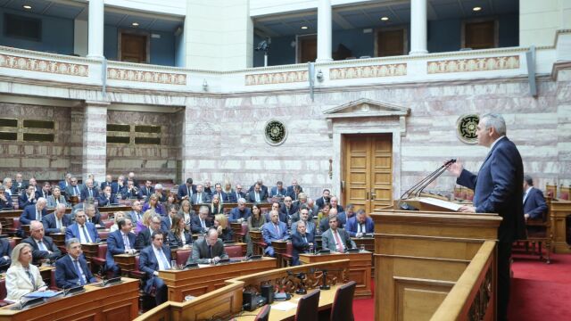 Εκλογικός συναγερμός στη ΝΔ: Οι 35 γαλάζιοι βουλευτές που κινδυνεύουν να μείνουν εκτός σε περίπτωση μη αυτοδυναμίας (Πίνακας)
