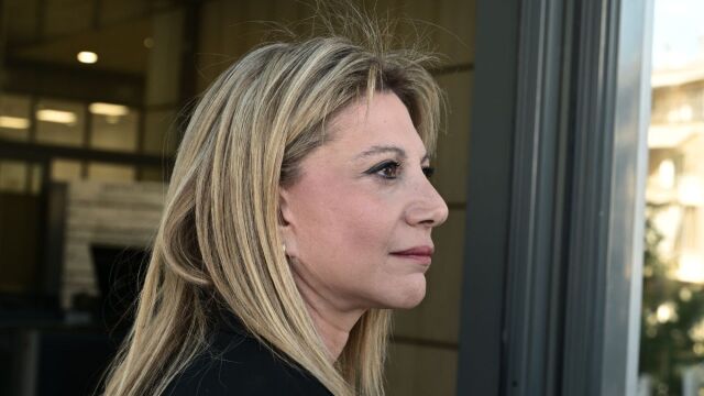 Πώς χάνεται η Ελπίδα της Καρυστιανού: Οι ηχηρές παραιτήσεις, τα καρφιά για τη λειτουργία του κόμματος και το δημοσκοπικό ξεφούσκωμα που προβληματίζει