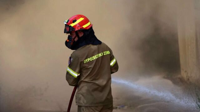 Εποχικοί πυροσβέστες: Υποστελεχωμένη πρώτη γραμμή και Πυροσβεστική πολλών ταχυτήτων - Τι δηλώνει ο Βαγγέλης Χαραμής στο parapolitika.gr