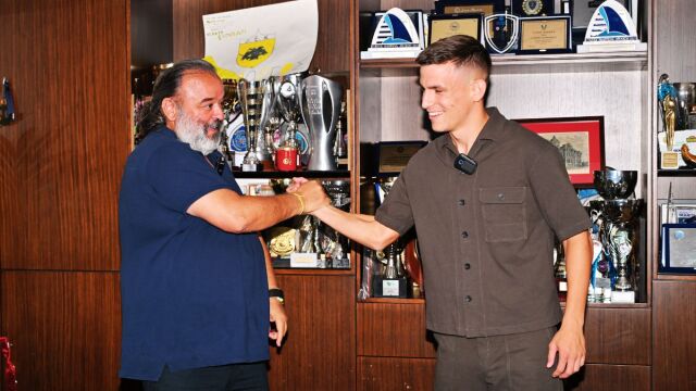 Μιλάν Βιτάλις σε Μάριο Ηλιόπουλο: Υπόσχομαι να πεθάνω για την ΑΕΚ, θα δώσω τη ζωή μου για τον σύλλογο (Βίντεο)