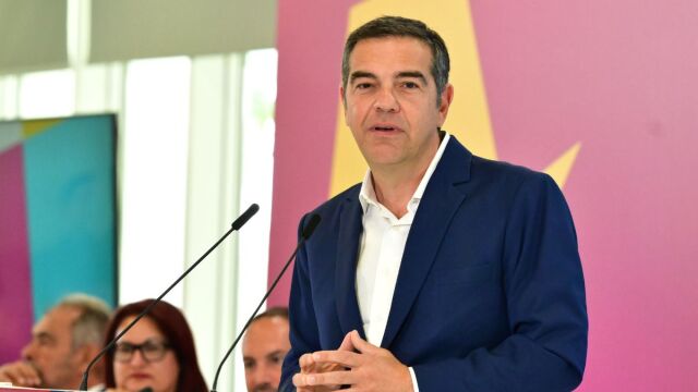 Η μηχανή προπαγάνδας που στήθηκε επί Τσίπρα, τα κομματικά στελέχη του ΣΥΡΙΖΑ που τρύπωσαν σε συστημικά ΜΜΕ, έγιναν δημοσιογράφοι, και στηρίζουν ξανά… Αλέξη