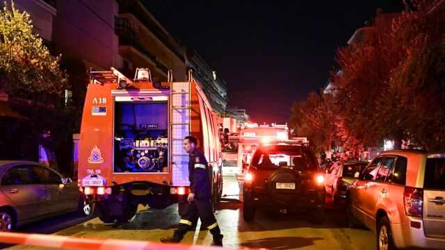 Φωτιά σε κατάστημα στον Άλιμο: Εκκενώθηκε προληπτικά η πολυκατοικία