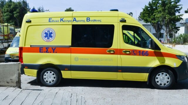 Συναγερμός στο Γουδί: Γυναίκα έπεσε από τον 5ο όροφο πολυκατοικίας στη Μιχαλακοπούλου - Ανασύρθηκε χωρίς τις αισθήσεις της