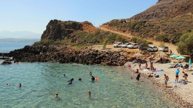 Χανιά: Φίδι δάγκωσε 13χρονο στην παραλία Αφράτα, επενέβη καίρια το ΕΚΑΒ