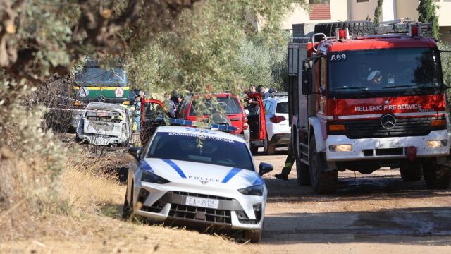 Τραγωδία στη φωτιά στα Σπάτα: Εντοπίστηκε απανθρακωμένη σορός μέσα σε αυτοκίνητο - Υπό μερικό έλεγχο η πυρκαγιά (Βίντεο)