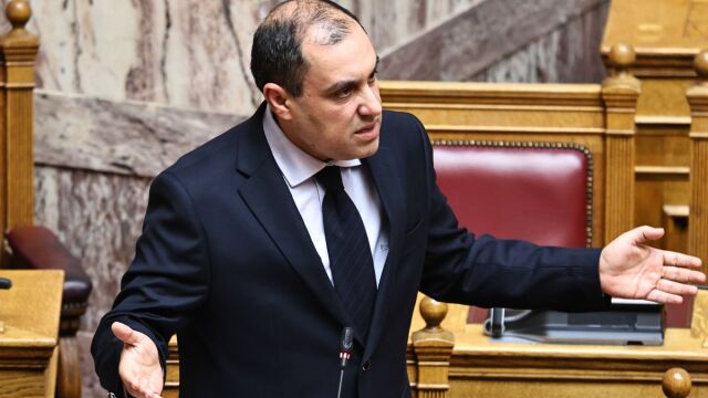 Ο κοινοβουλευτικός Κατσαφάδος που βγήκε μπροστά και έβγαλε τα κάστανα από τη φωτιά και οι εξωκοινοβουλευτικοί που… κρύβονται