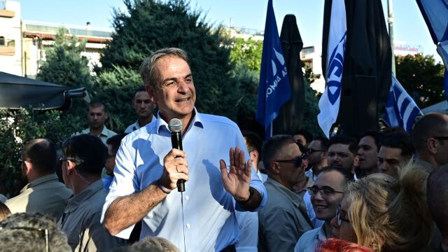 Περιοδείες με άρωμα εκλογών - Ο μαραθώνιος Μητσοτάκη για τη συσπείρωση της γαλάζιας παράταξης