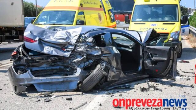 Τροχαίο στην Πρέβεζα: Πονούσα παντού και ο αυχένας μου είπε η Ιταλίδα τουρίστρια που νοσηλεύεται μετά την καραμπόλα στη σήραγγα του Ακτίου (Εικόνες & Βίντεο)
