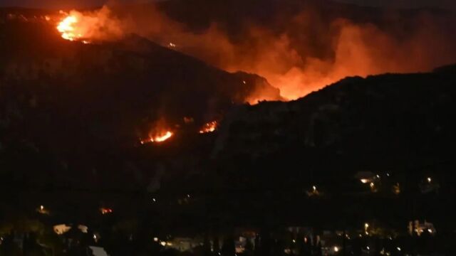 Φωτιά στη Κω: Ολονύχτια μάχη με τις αναζωπυρώσεις - Κανείς δεν εφησυχάζει, λέει ο αντιδήμαρχος Πολιτικής Προστασίας