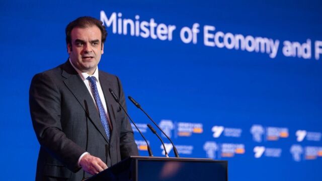 Κυριάκος Πιερρακάκης: Ο Έλληνας που θέλει να ξυπνήσει την Ευρώπη - Μεγάλο αφιέρωμα από το γαλλικό περιοδικό Le Point