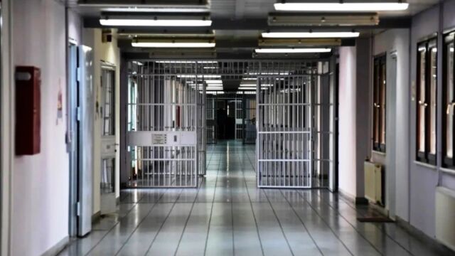 Κρήτη: 36χρονος στη Μεσσαρά ξυλοκόπησε τη γυναίκα του, μητέρα δύο ανήλικων παιδιών, την ώρα που εκείνη κοιμόταν - Οδηγήθηκε στη φυλακή