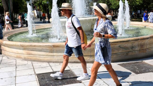 Καιρός: Αρχίζει ο καύσωνας διαρκείας με 40άρια - Ποιες περιοχές θα επηρεαστούν περισσότερο (Βίντεο)