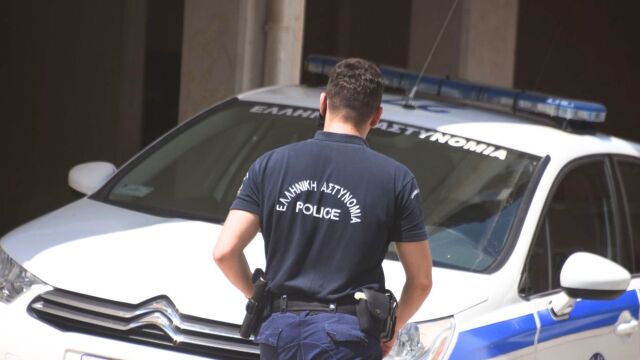 Θεσσαλονίκη: Συνελήφθη 48χρονος αστυνομικός μετά από καταγγελία για βιασμό, ενδοοικογενειακή βία και εξύβριση