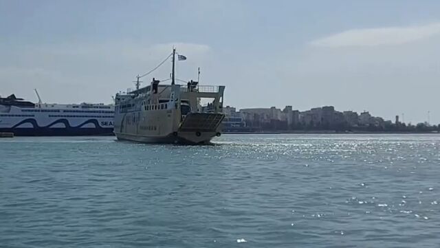 Σκιάθος: Συγκρούστηκε με θαλάσσιο ταξί το Νήσος Αίγινα πριν δέσει στο λιμάνι