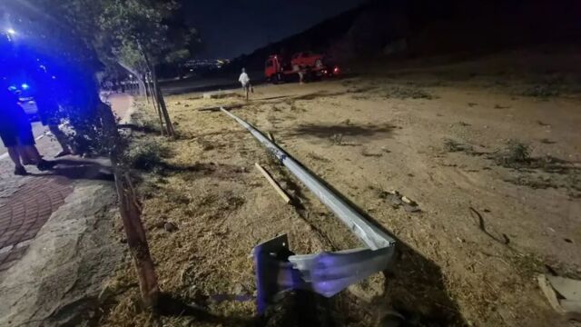 Τραγωδία στη λεωφόρο Φυλής: Νεκρή 17χρονη - Το αυτοκίνητο προσέκρουσε σε κολώνα (Εικόνες)